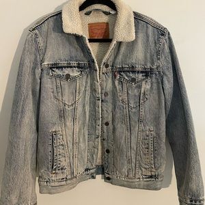 Levi’s Sherpa Lined Denim Trucker Jacket - Men’s Size M
